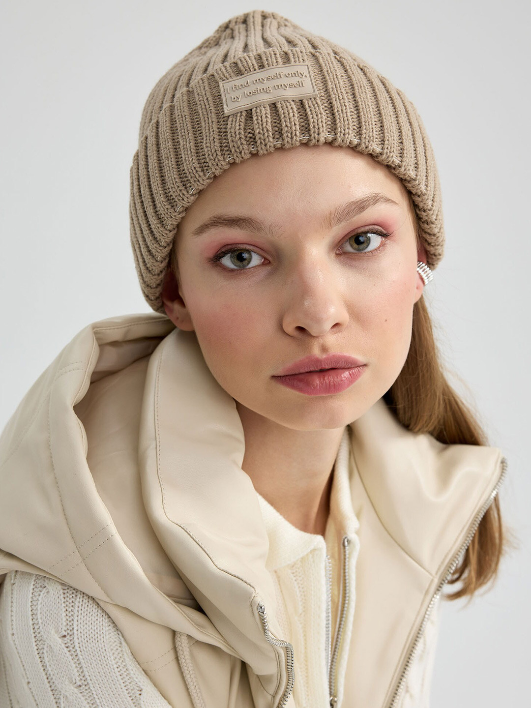 

DeFacto Women Self Design Acrylic Beanie, Brown