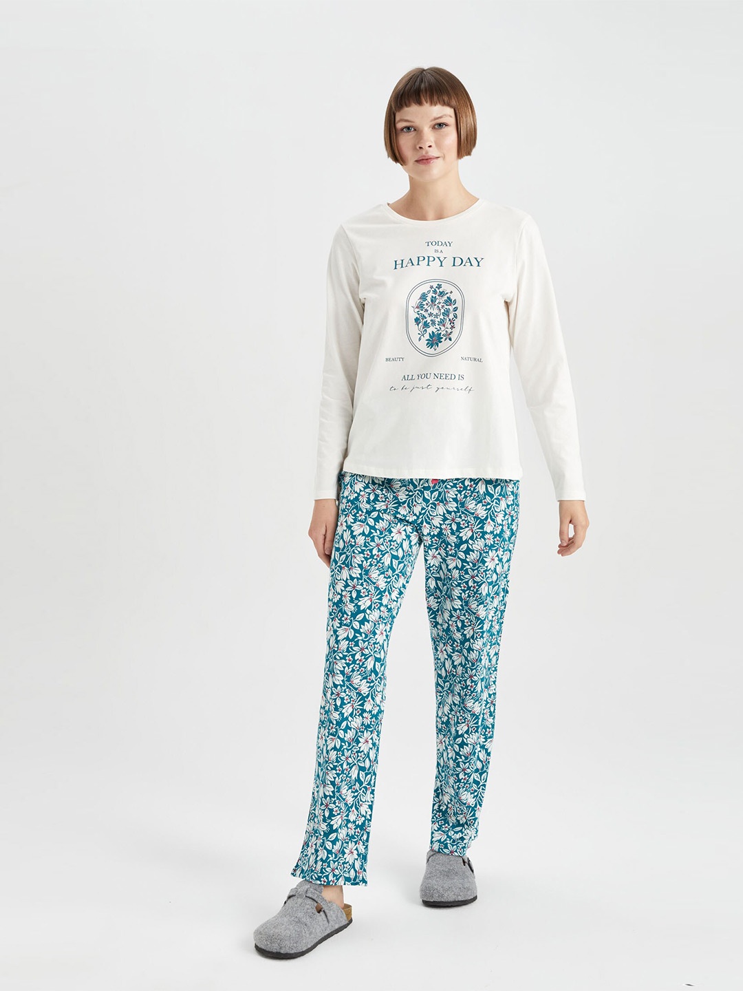 

DeFacto Typography Printed Pure Cotton T-Shirt & Lounge Pants, White
