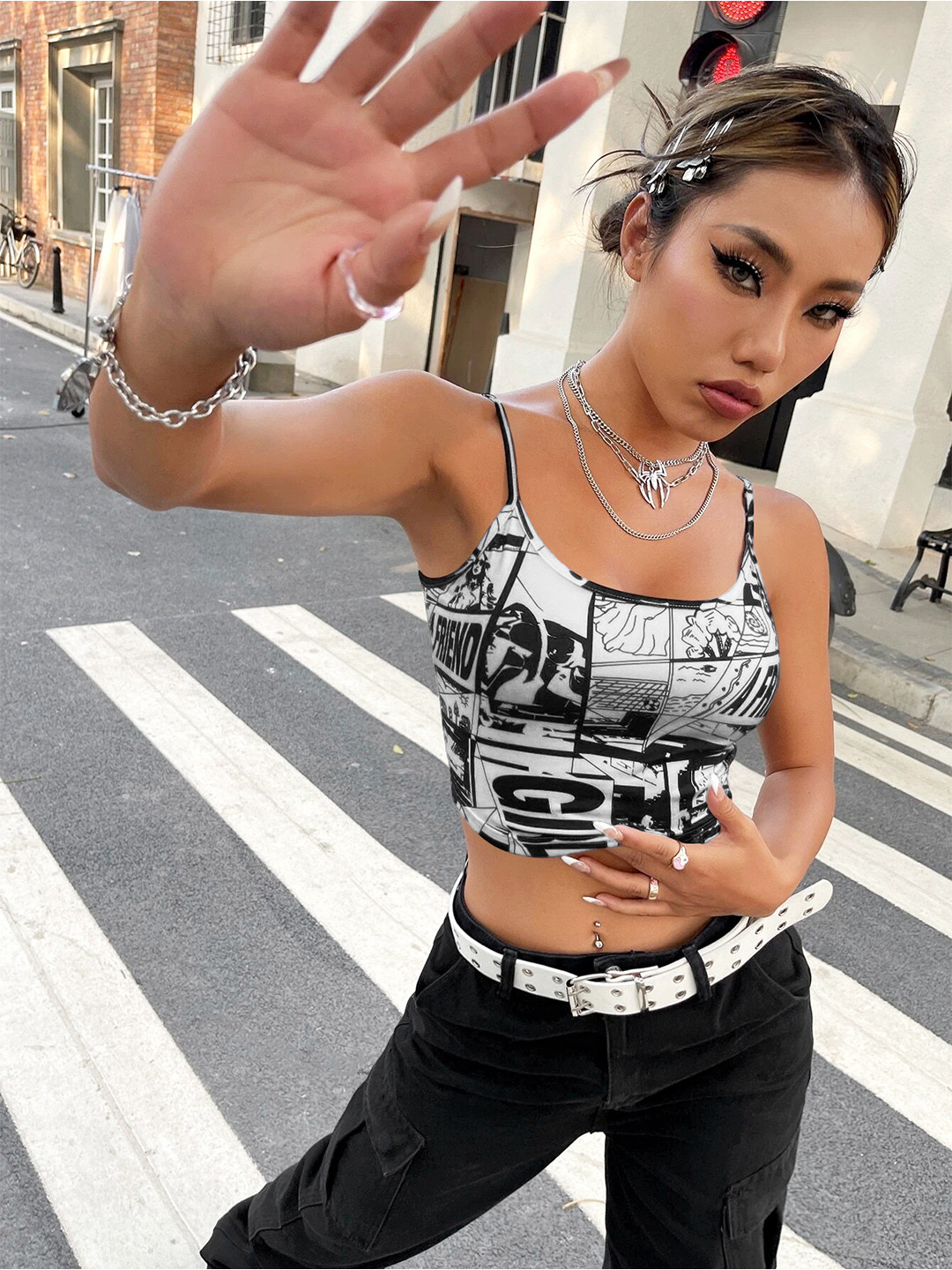 

Stylecast X Slyck Graphic Printed Scoop Neck Shoulder Straps Fitted Crop Top, White