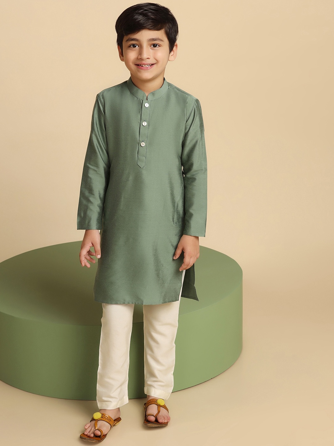 

KISAH Boys Regular Fit Solid Kurta Pyjama Set, Green