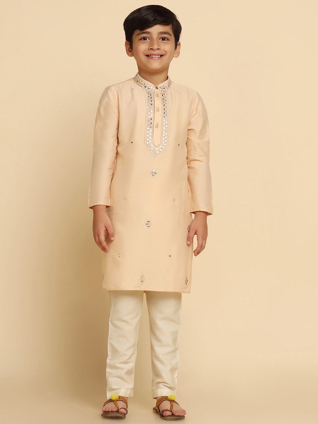 

KISAH KISAH Boys Geometric Embroidered Mirror Work Kurta With Pyjama, Cream