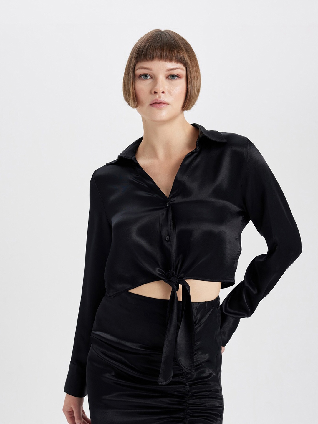 

DeFacto Spread Collar Tie-Up Detail Crop Casual Shirt, Black