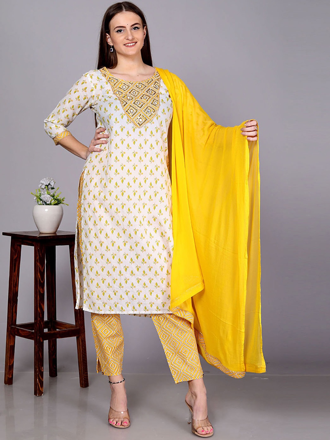 

JC4U Ethnic Motifs Printed Straight Kurta with Trousers & With Dupatta, Yellow