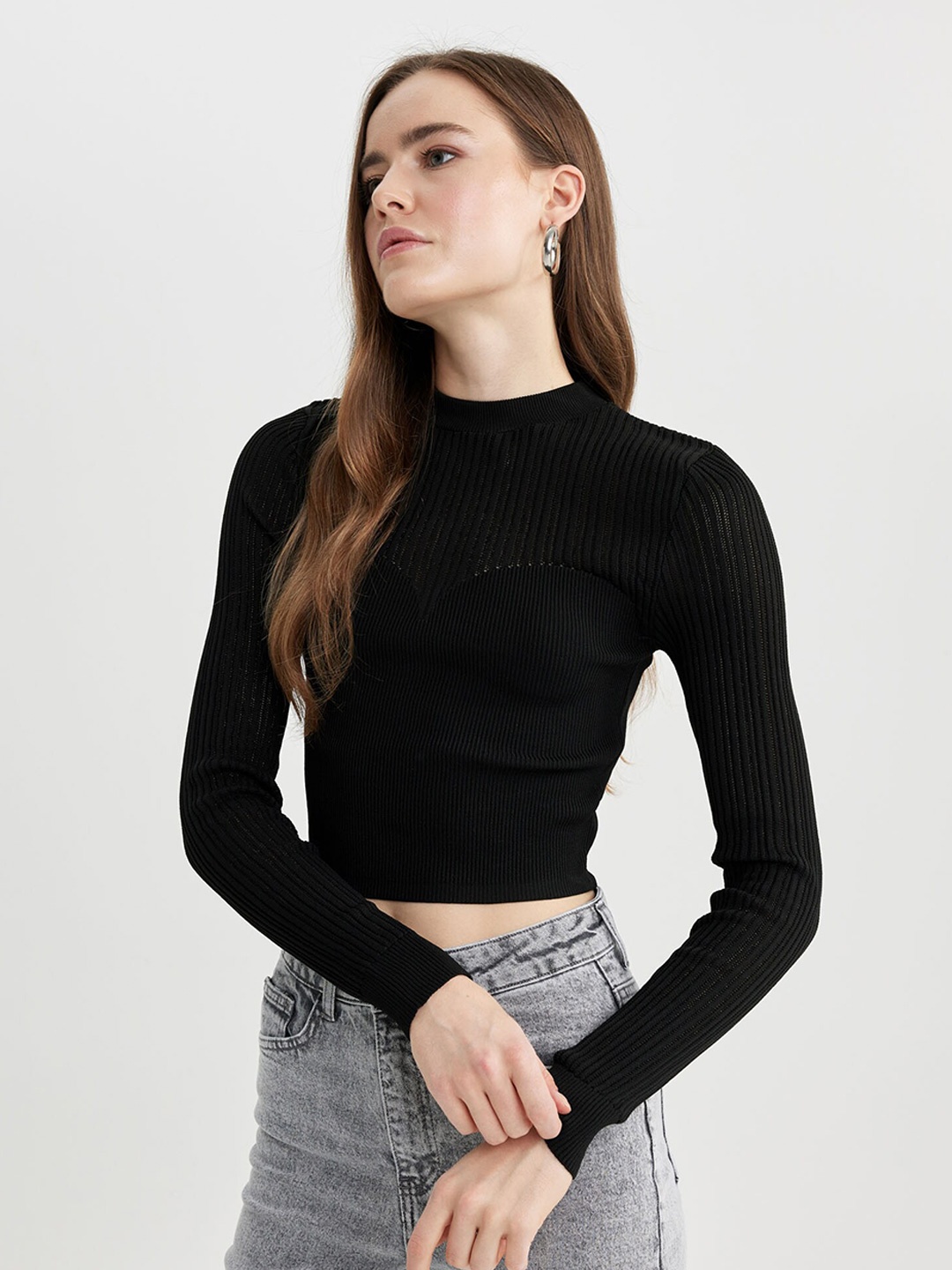 

DeFacto Ribbed Round Neck Crop Pullover Sweater, Black