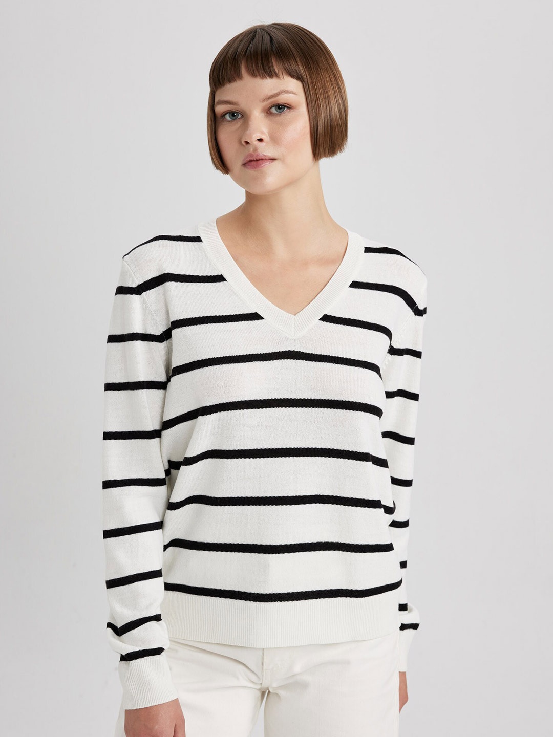 

DeFacto Striped V-Neck Acrylic Pullover, White