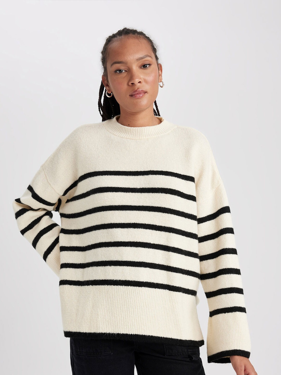 

DeFacto Striped Round Neck Pullover Sweater, Off white