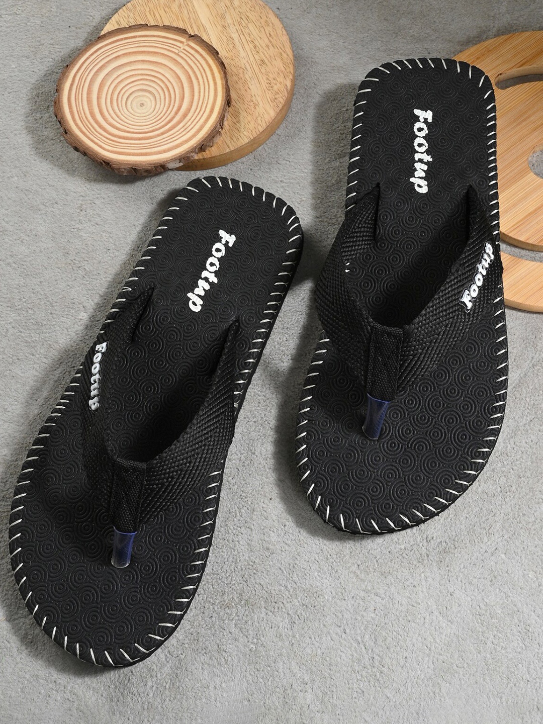 

FOOTUP Men Textured Fabric Thong Flip-Flops, Black