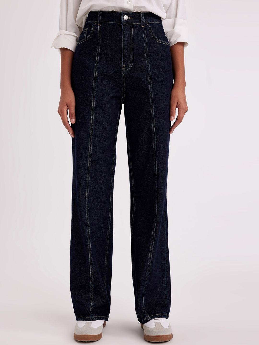 

DeFacto Women Clean Look Mid-Rise Cotton Regular Fit Jeans, Na