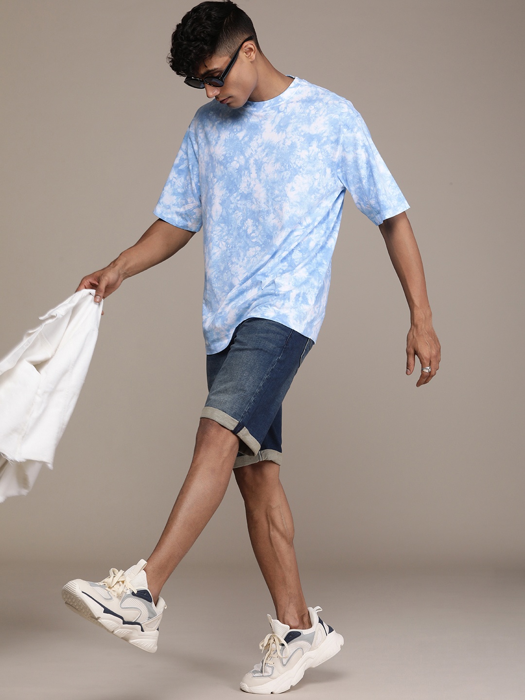 

Roadster Men Tie & Dye Printed Drop-Shoulder Sleeves Pure Cotton T-shirt, White