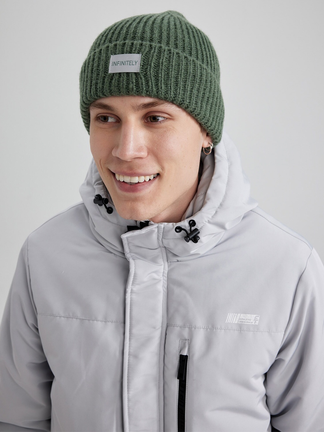 

DeFacto Men Self Design Beanie, Green