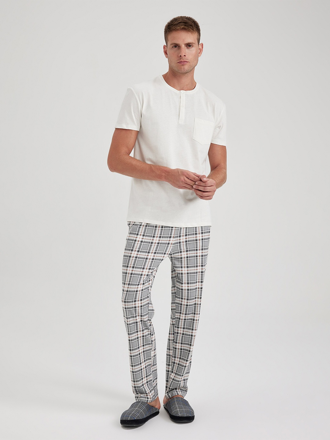 

DeFacto Round Neck Pure Cotton Night suit, White