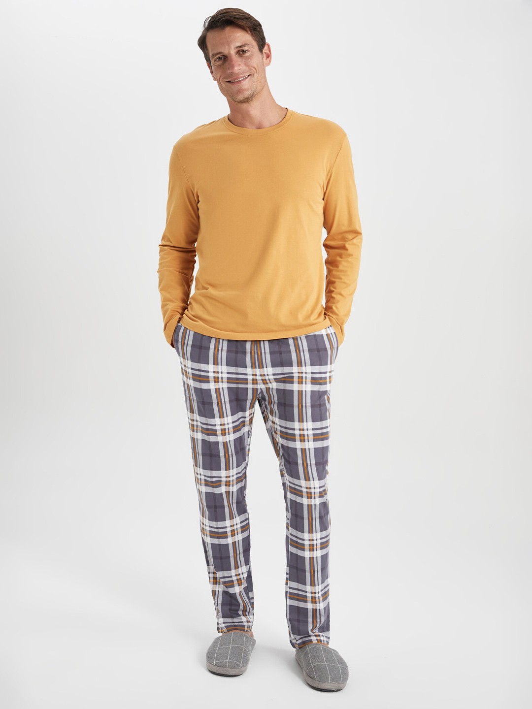 

DeFacto Round Neck Pure Cotton T-shirt & Checked Lounge Pants, Mustard