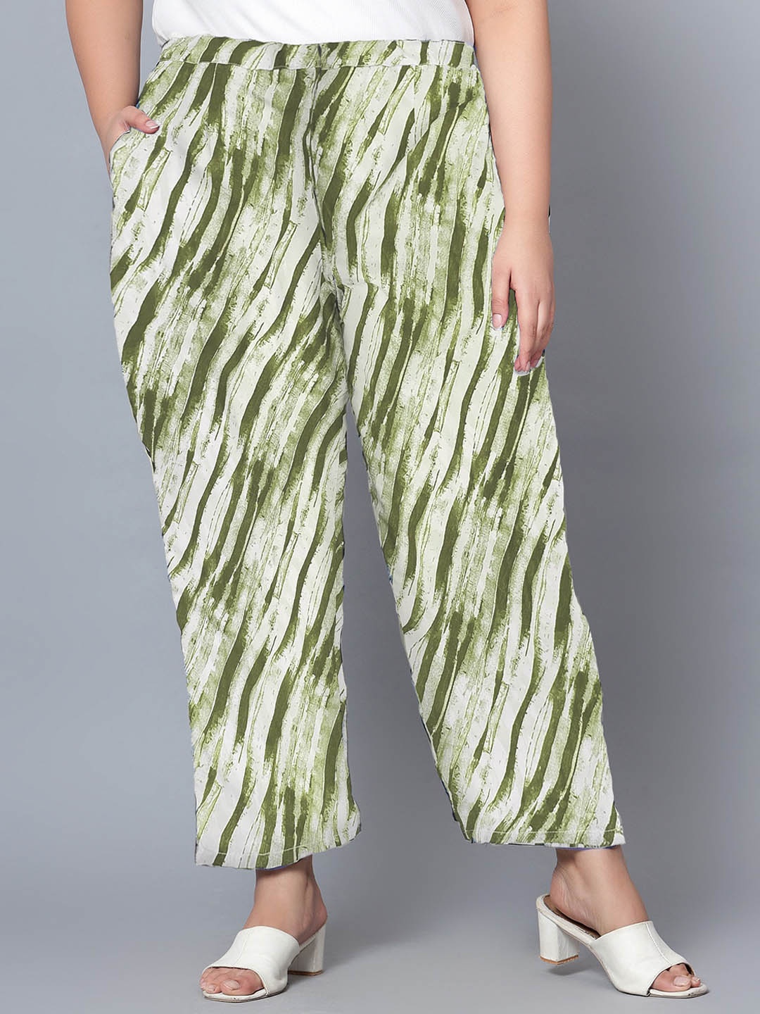 

Indietoga Women Plus Size Abstract Printed Trousers, Green