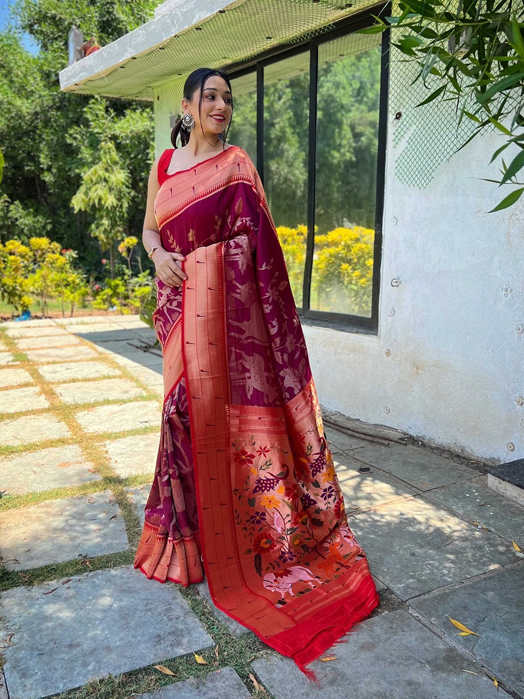 

Mitera Magenta Ethnic Motifs Woven Design Zari Paithani Saree