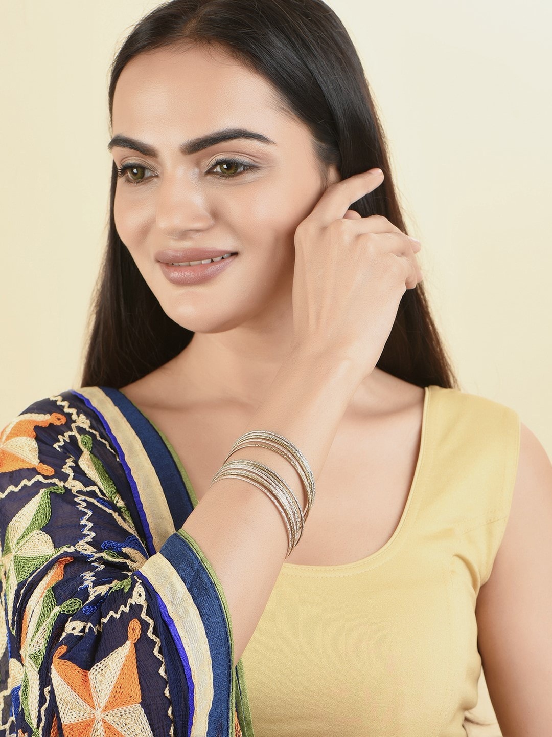 

ToniQ Set Of 6 Gold-Plated Bangles