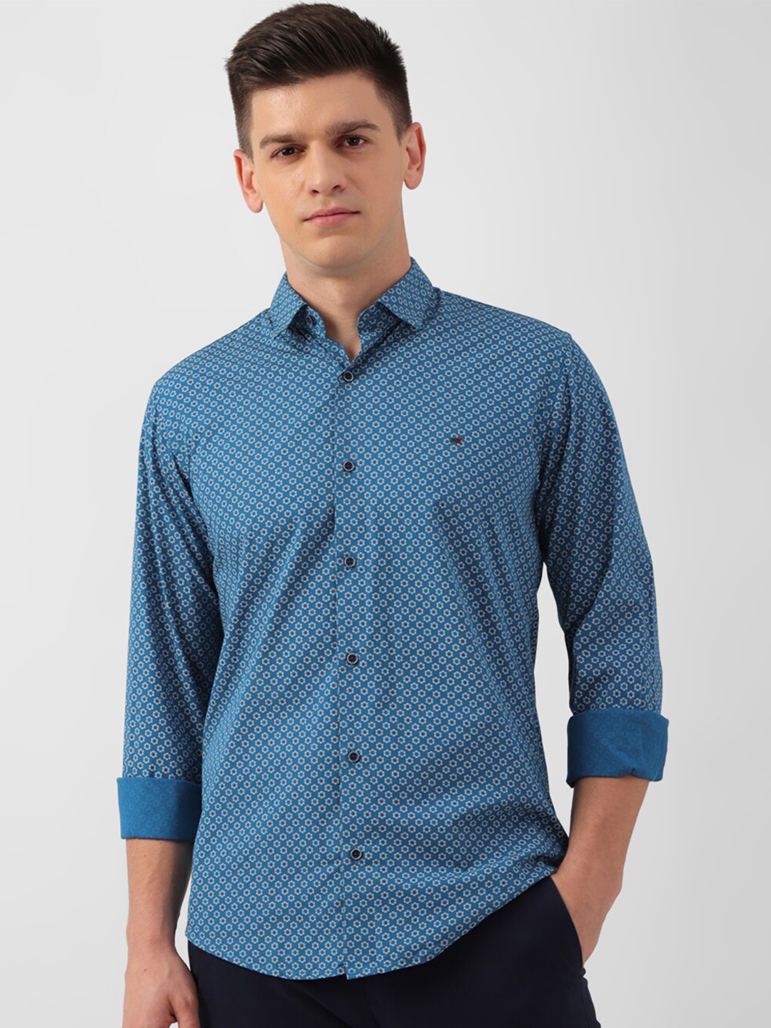 

Peter England Casuals Slim Fit Micro Ditsy Printed Pure Cotton Casual Shirt, Blue