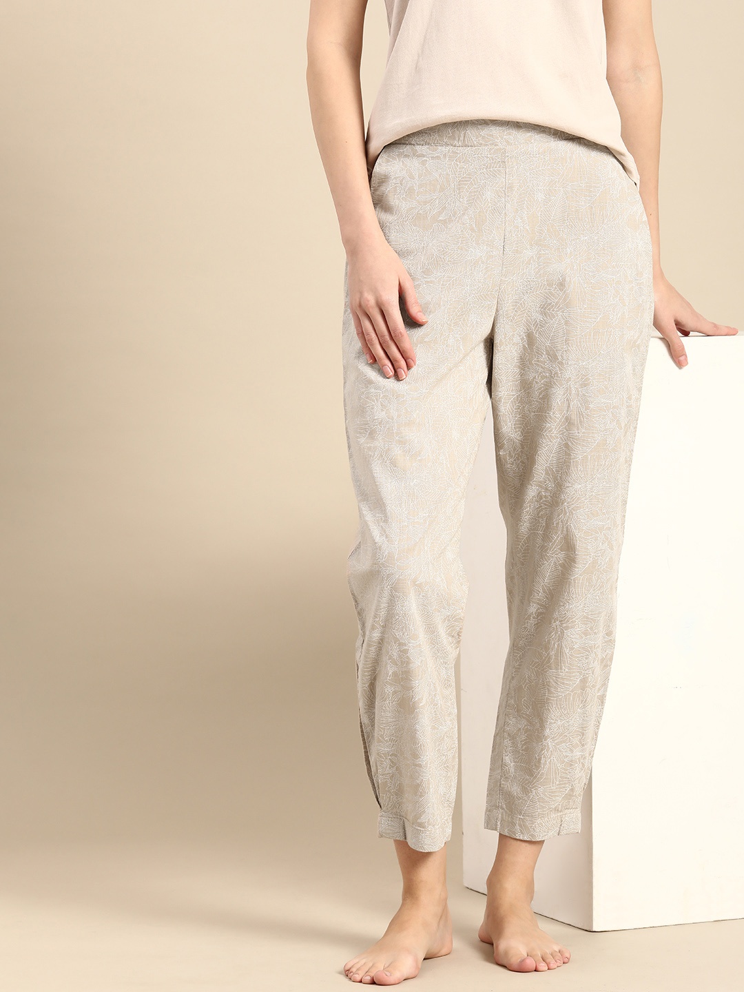 

Mystere Paris Printed Mid-Rise Lounge Pants, Beige
