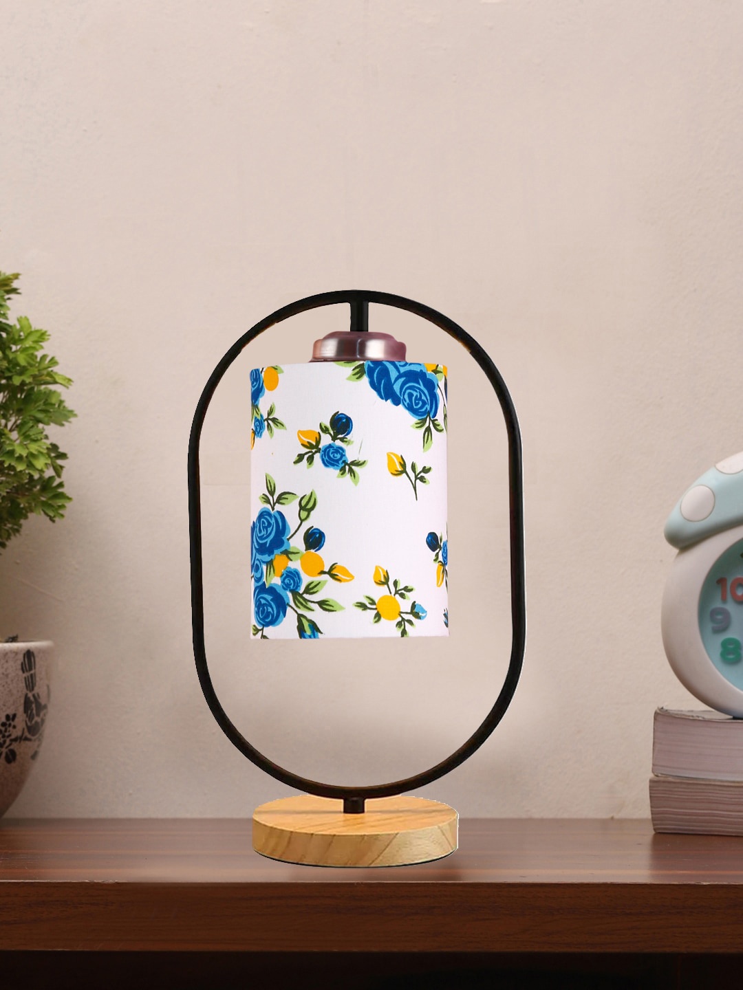 

Devansh Black & White Printed Wooden & Iron Table Lamp
