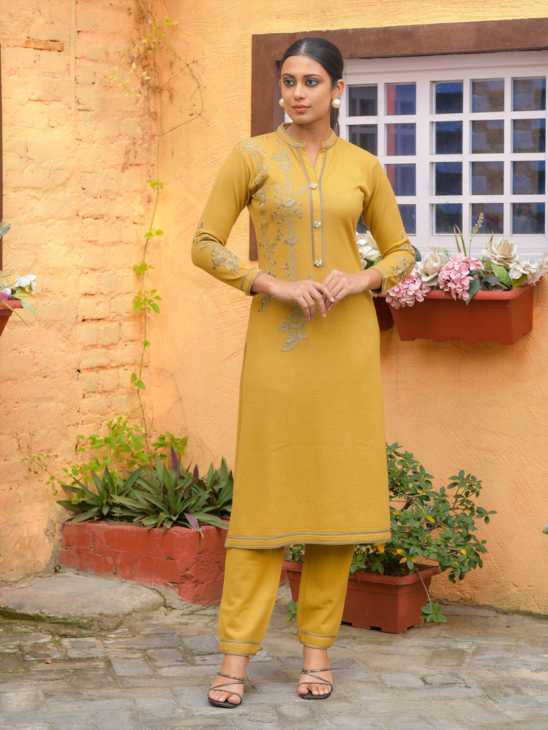 

Idhu Floral Embroidered Mandarin Collar Straight Kurta With Trousers, Mustard