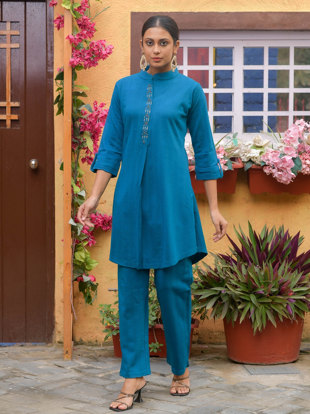 

Idhu Mandarin Collar Straight Kurta With Trousers, Blue