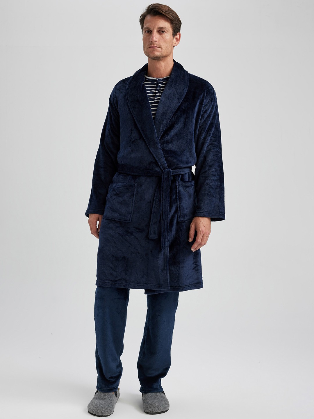 

DeFacto Men Knee Length Long Sleeves Robe, Blue