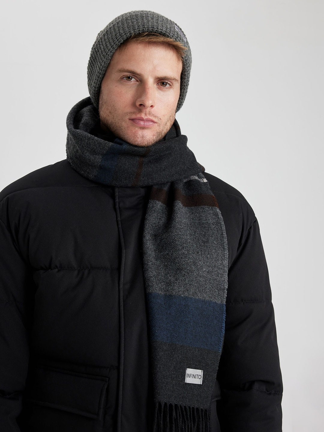 

DeFacto Men Striped Scarf, Black