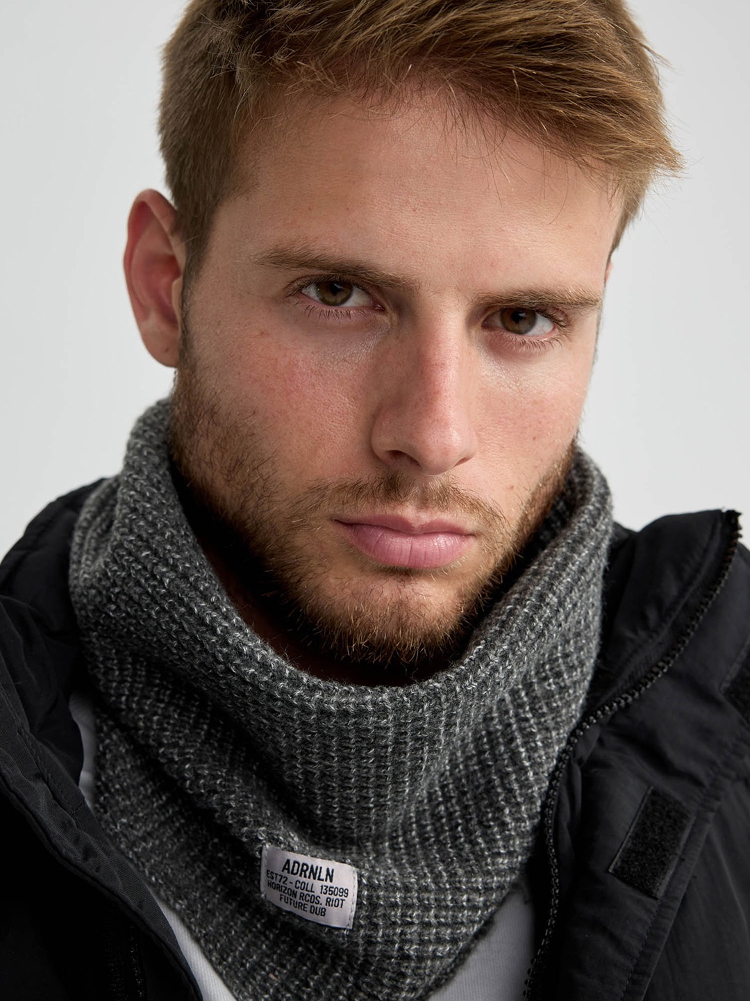 

DeFacto Men Self Design Balaclava Caps, Charcoal