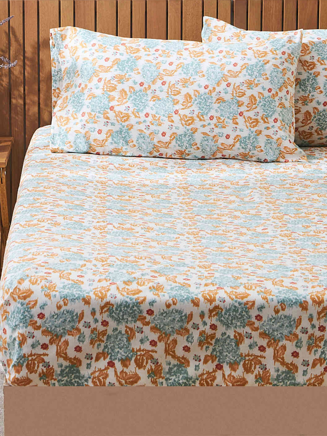 

TEAL BY CHUMBAK Pixel Florals Peach Cotton 104 TC Queen Bedsheet with 2 Pillow Covers