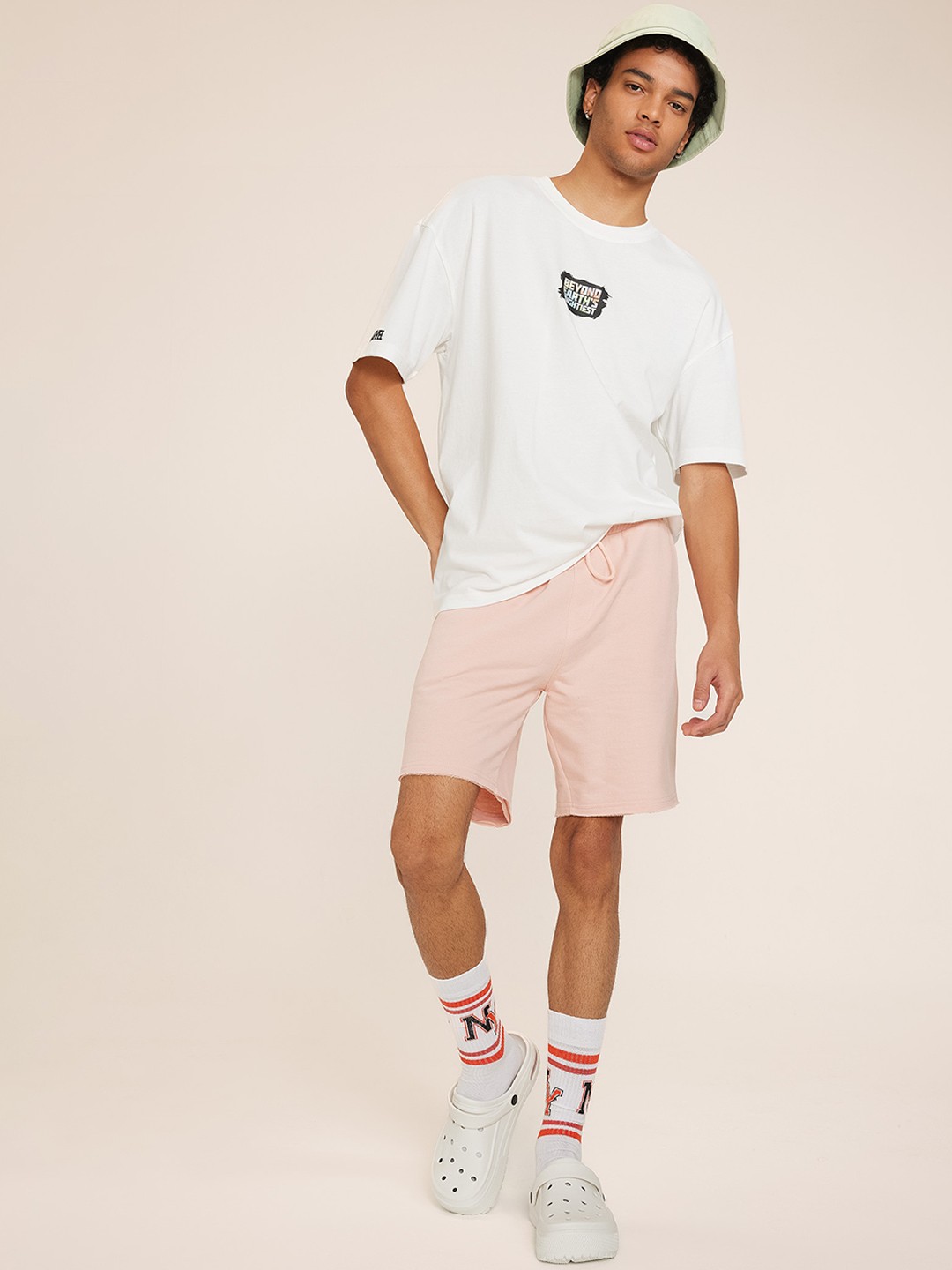 

DeFacto Men Mid-Rise Regular Fit Regular Shorts, Pink