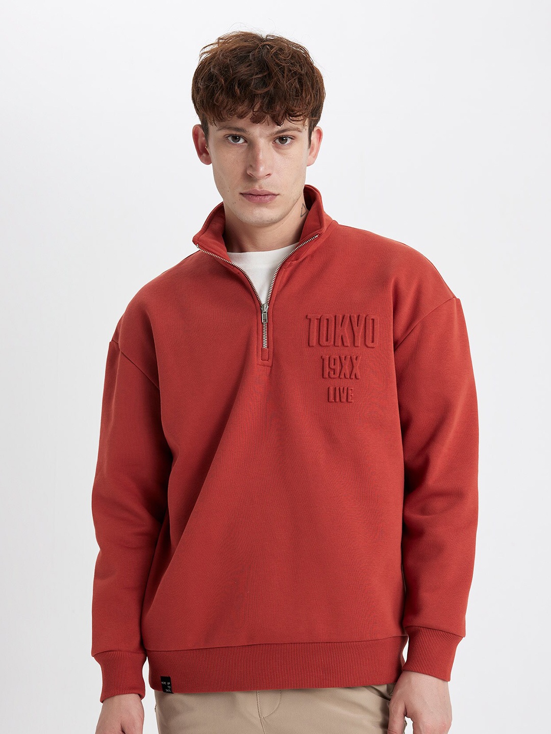 

DeFacto Mock Collar Embossed Detail Half Zipper Pullover Sweatshirt, Red