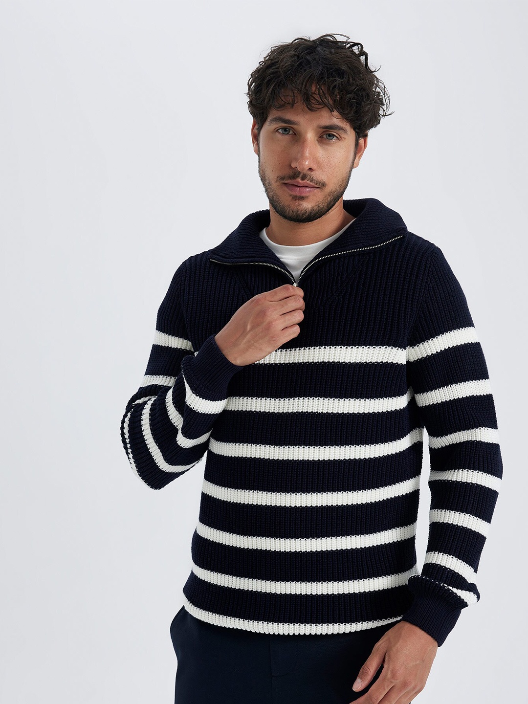 

DeFacto Striped Mock Collar Pure Acrylic Sweater, Black