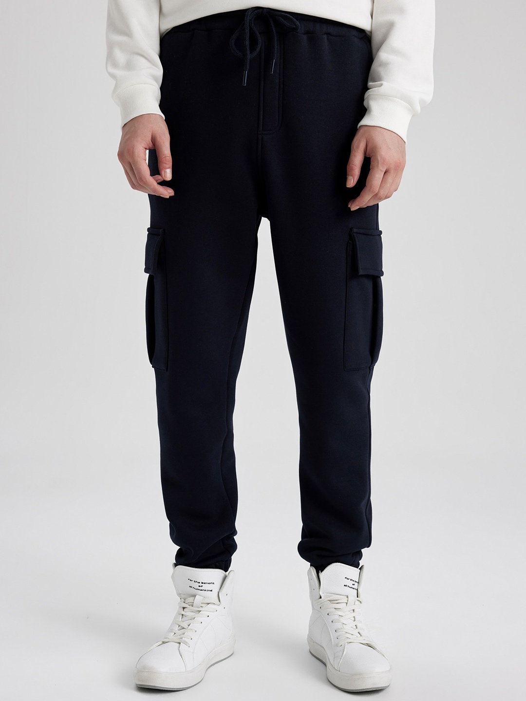 

DeFacto Men Mid-Rise Jogger, Navy blue
