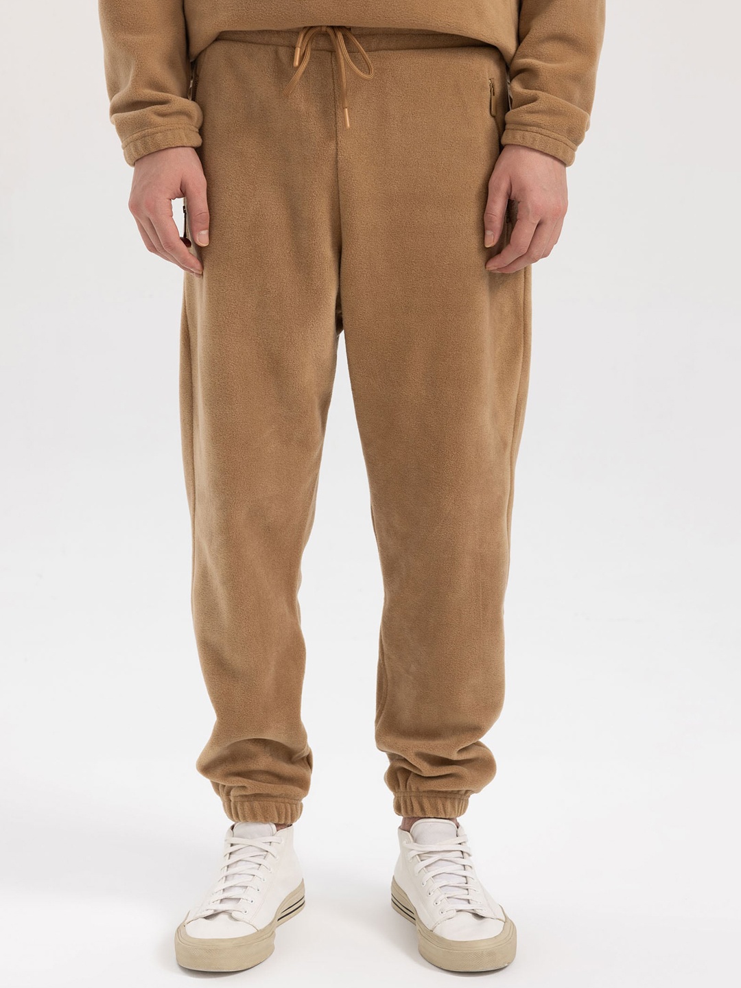 

DeFacto Men Mid-Rise Joggers, Brown