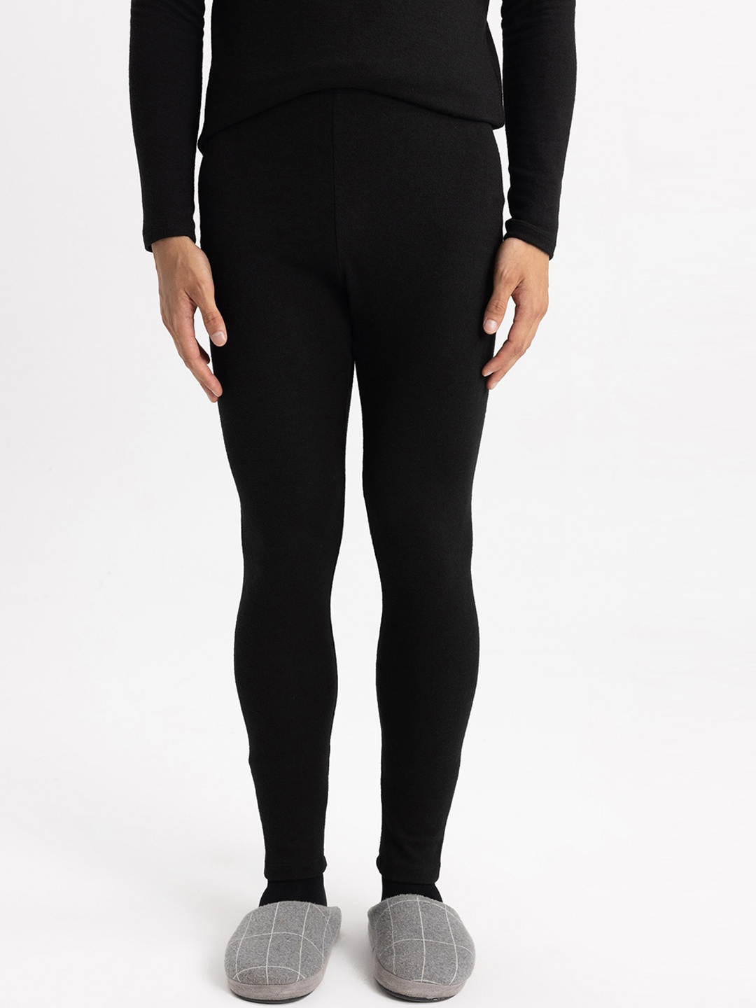 

DeFacto Men Mid-Rise Thermal Bottoms, Black