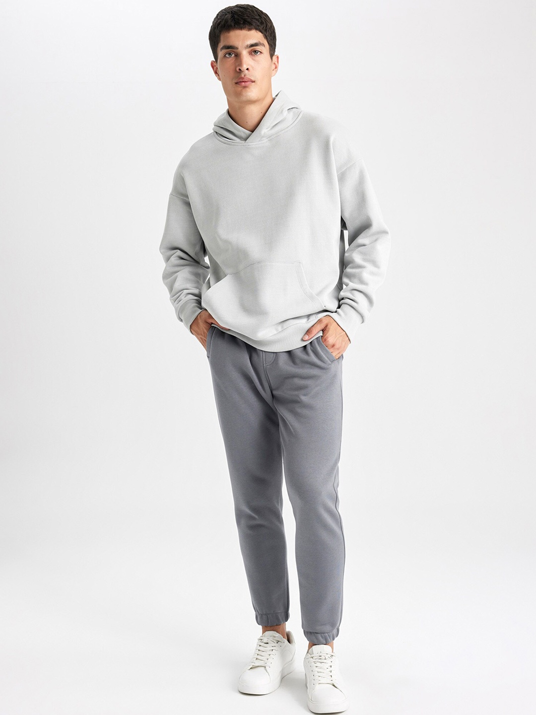 

DeFacto Men Mid-Rise Joggers, Grey
