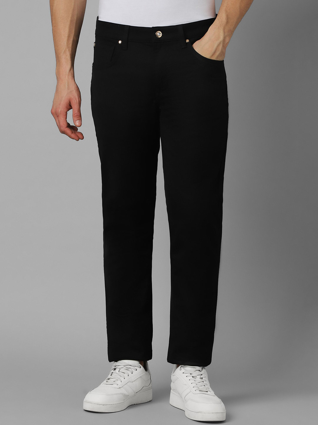 

Louis Philippe Jeans Men Slim Fit Clean Look Stretchable Jeans, Black