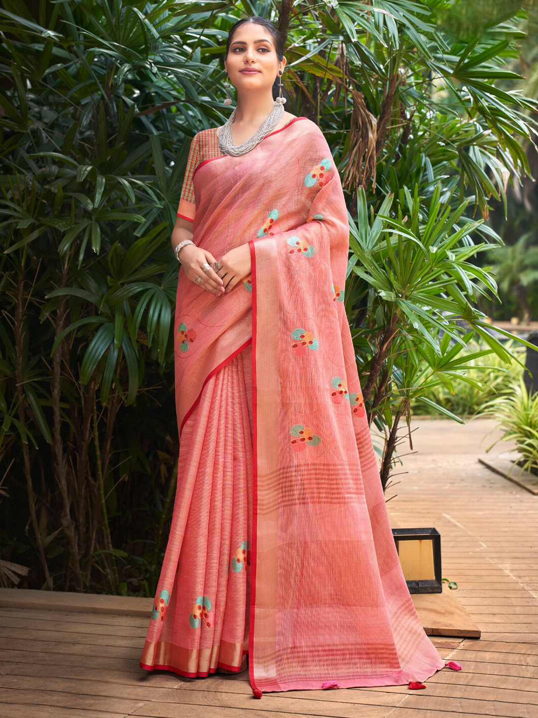 

Mitera Embroidered Zari Saree, Pink