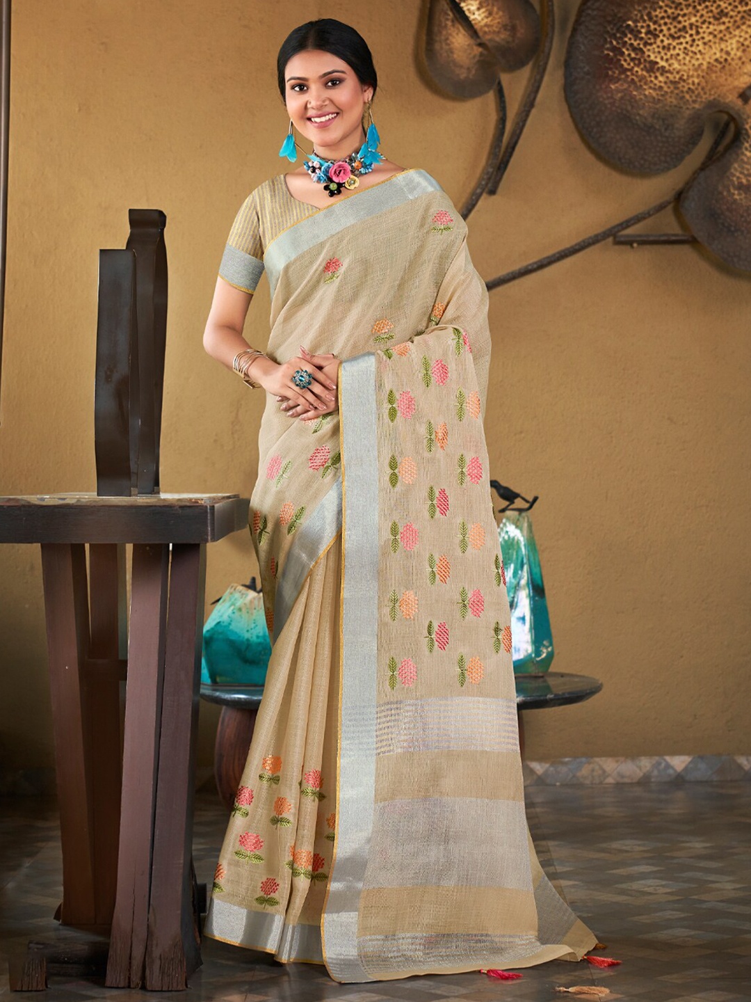 

Mitera Floral Embroidered Zari Saree, Cream