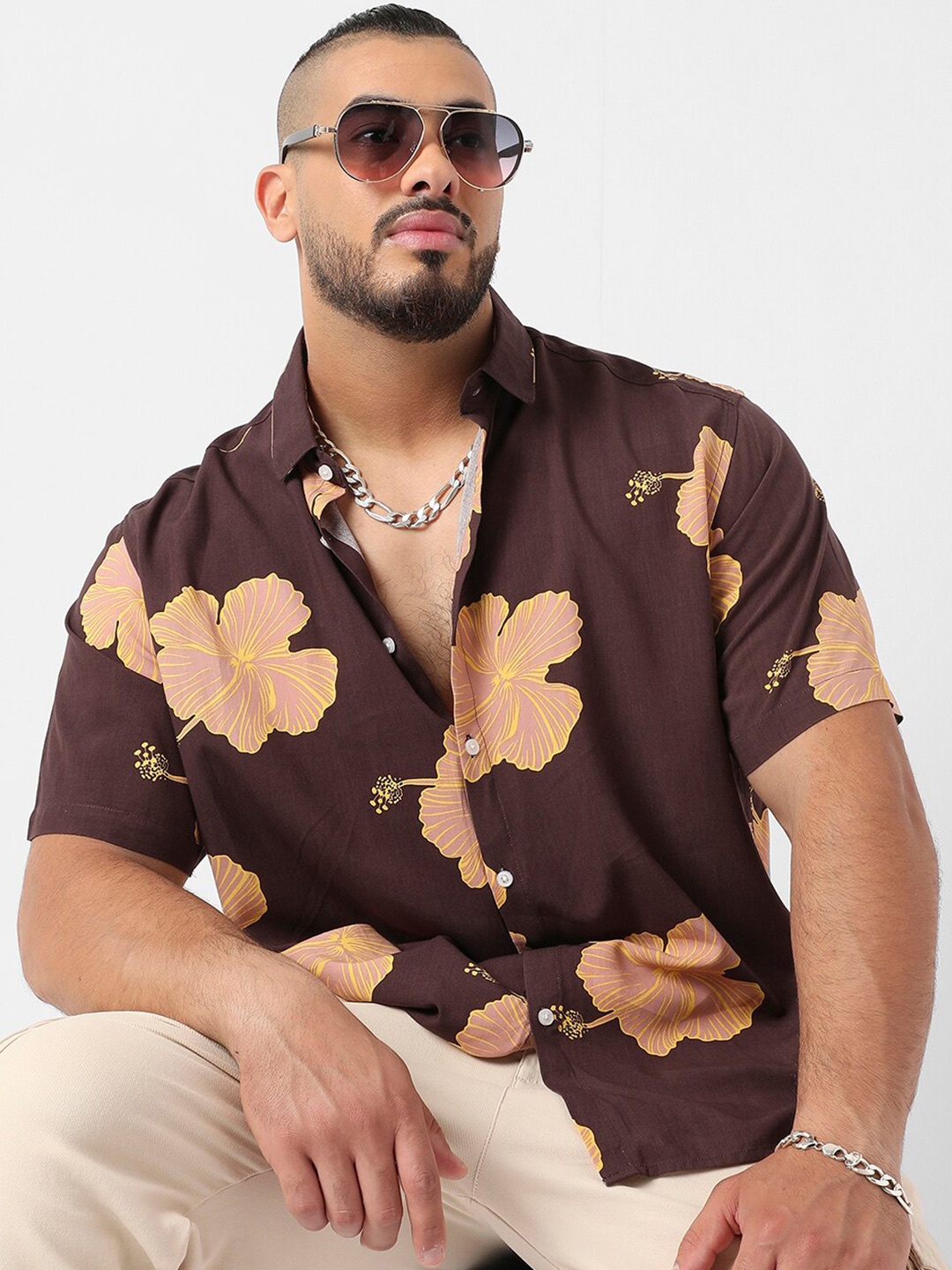

Instafab Plus Classic Regular Fit Floral Printed Spread Collar Casual Shirt, Brown