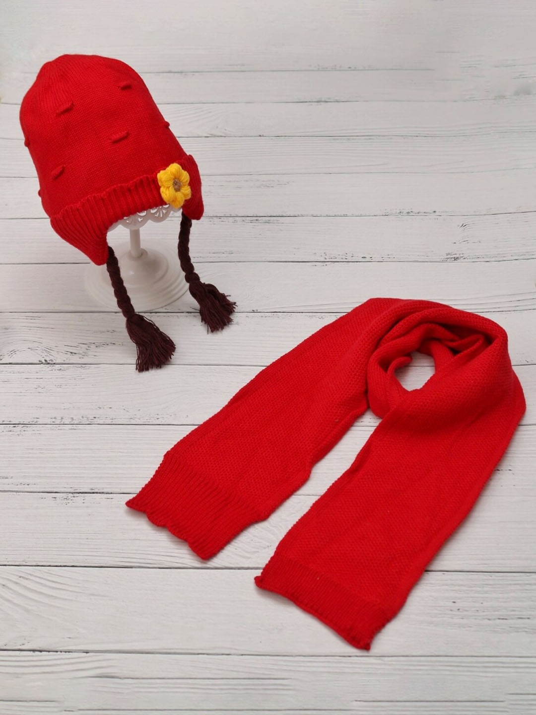 

Yellow Bee Girls Self Design Woollen Beanie & Muffler Set, Red