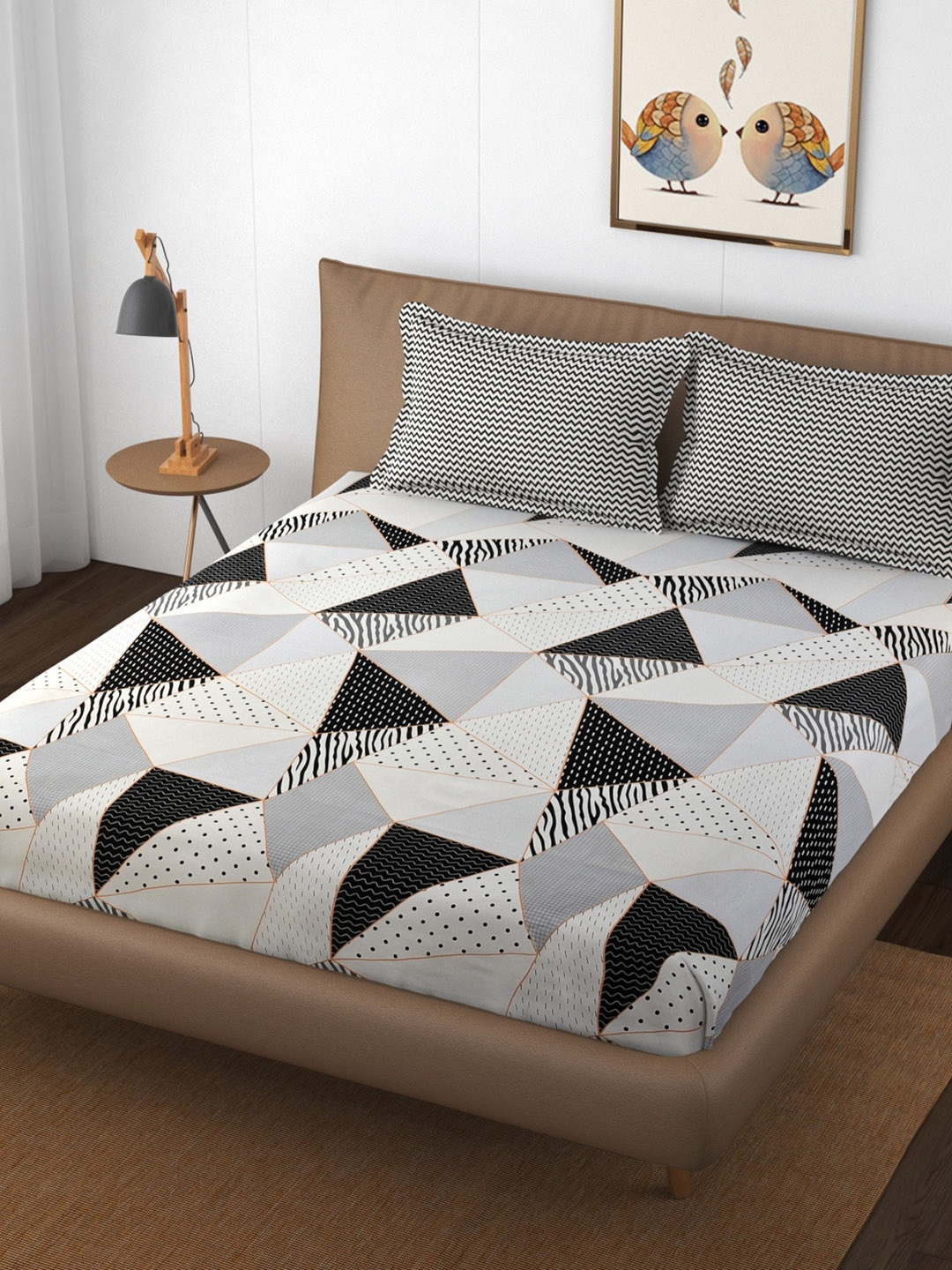 

Stuffique Grey & Black Geometric 144 TC King Bedsheet with 2 Pillow Covers, White