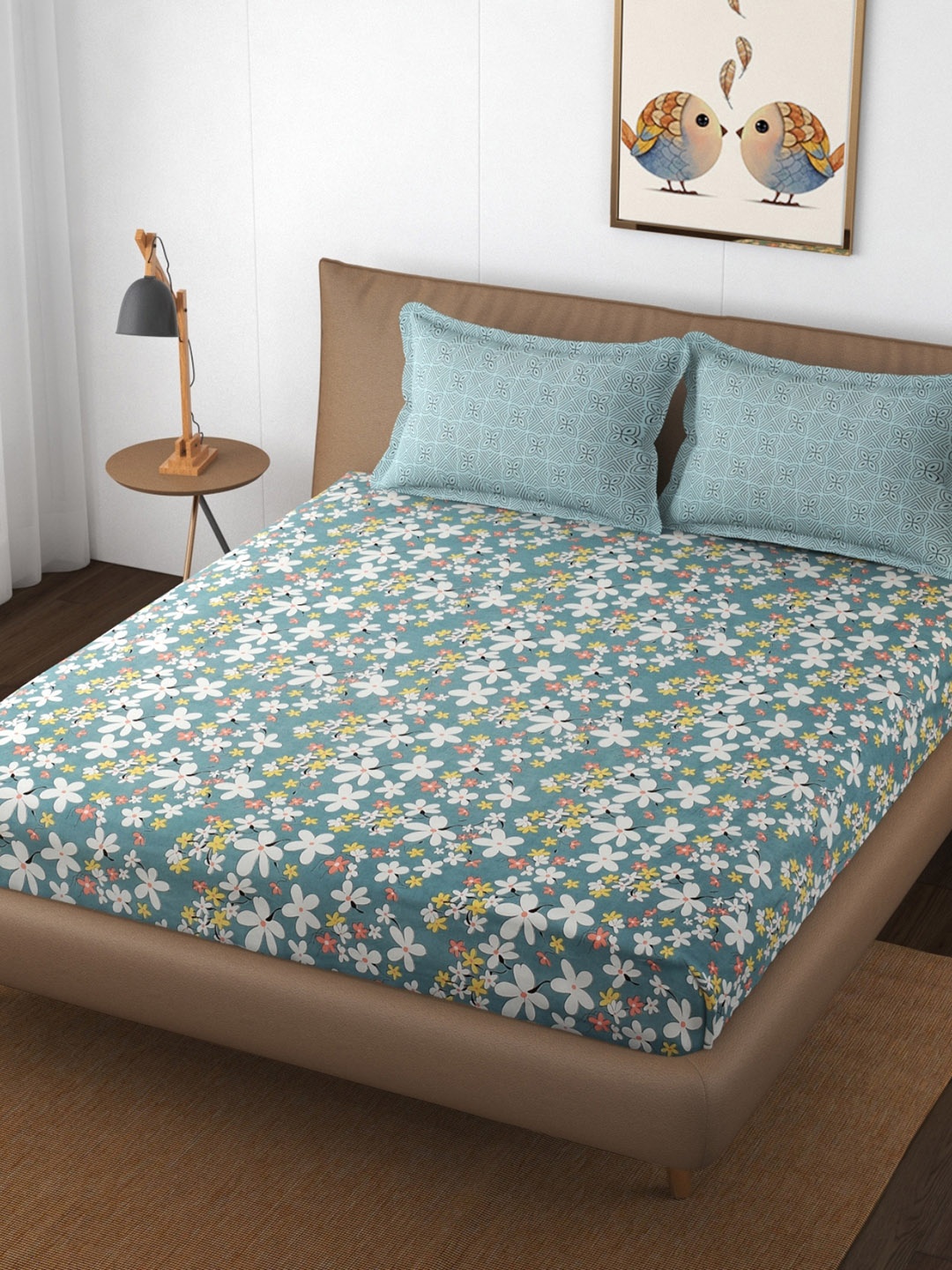 

Stuffique Blue & White Floral 144 TC King Bedsheet with 2 Pillow Covers