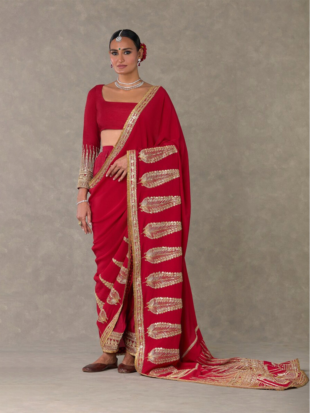 

Masaba Ethnic Motif Embroidered Sequinned Saree, Red