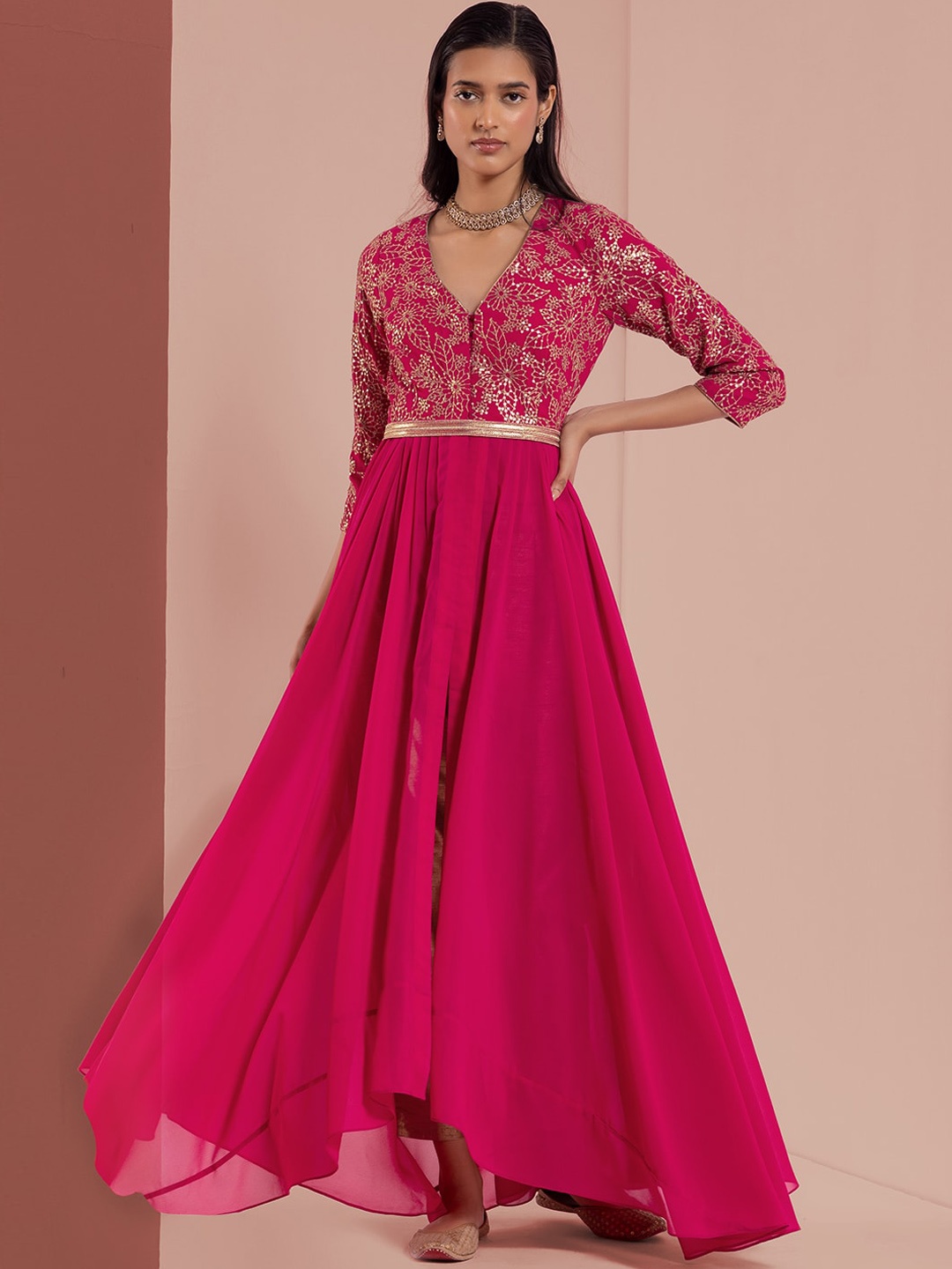 

INDYA X Nachiket Barve Zari Embroidered Front Slit Kurta With Belt, Pink