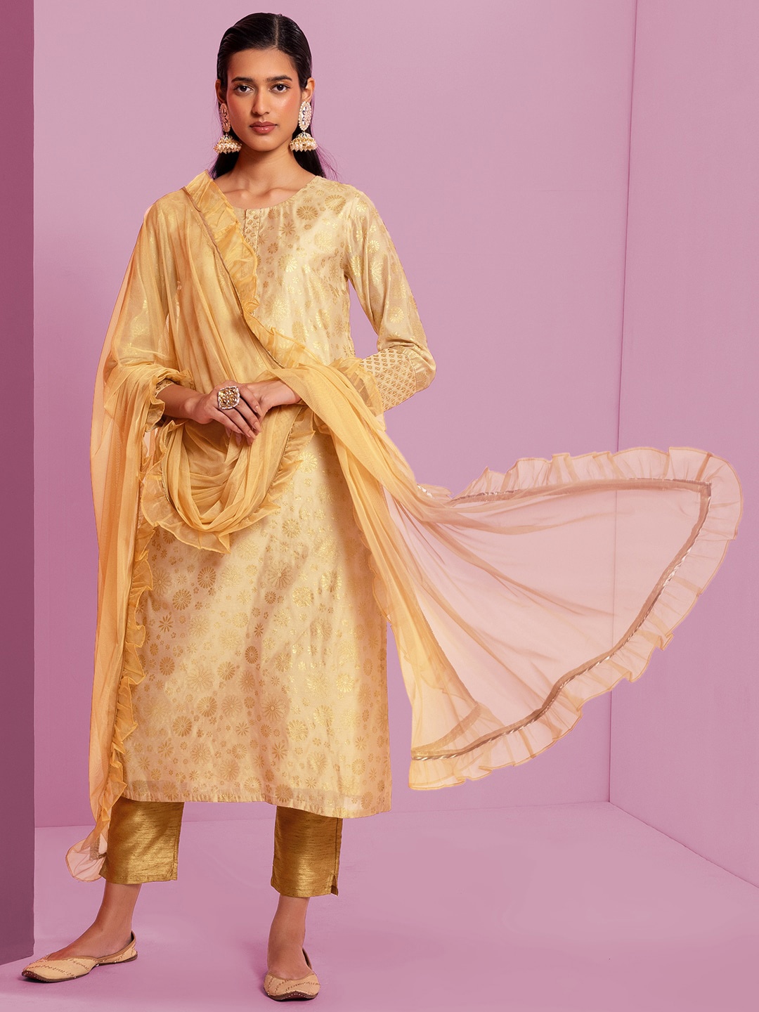 

Indya X Nachiket Brave Foil Printed Sequinned Detailed Chanderi Straight Kurta, Beige