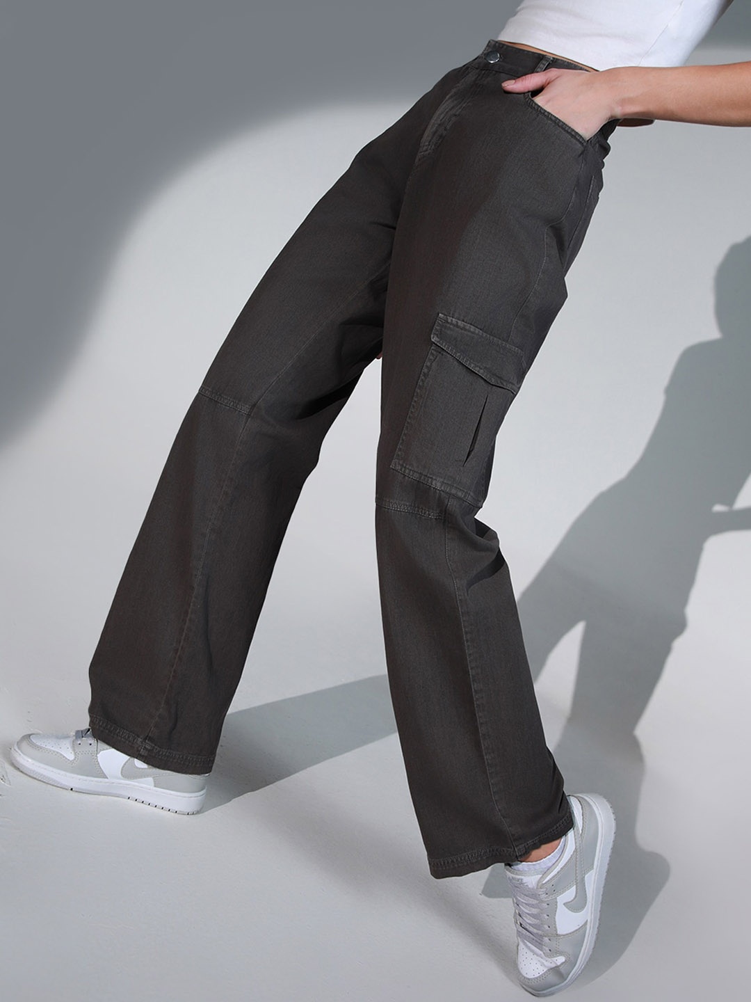 

Hubberholme Women High-Rise Pure Cotton Cargos, Grey