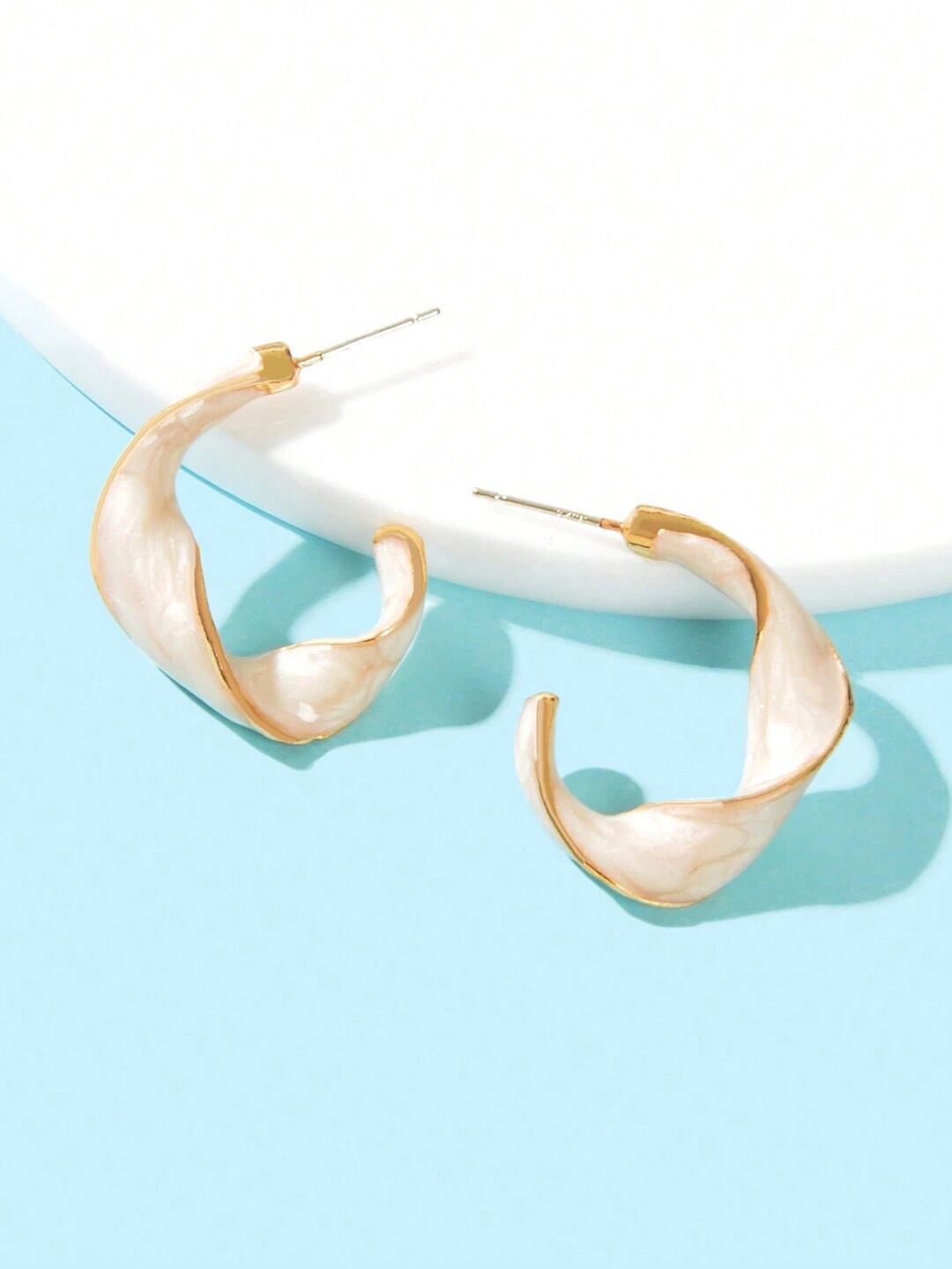 

VAGHBHATT Half Hoop Earrings, White