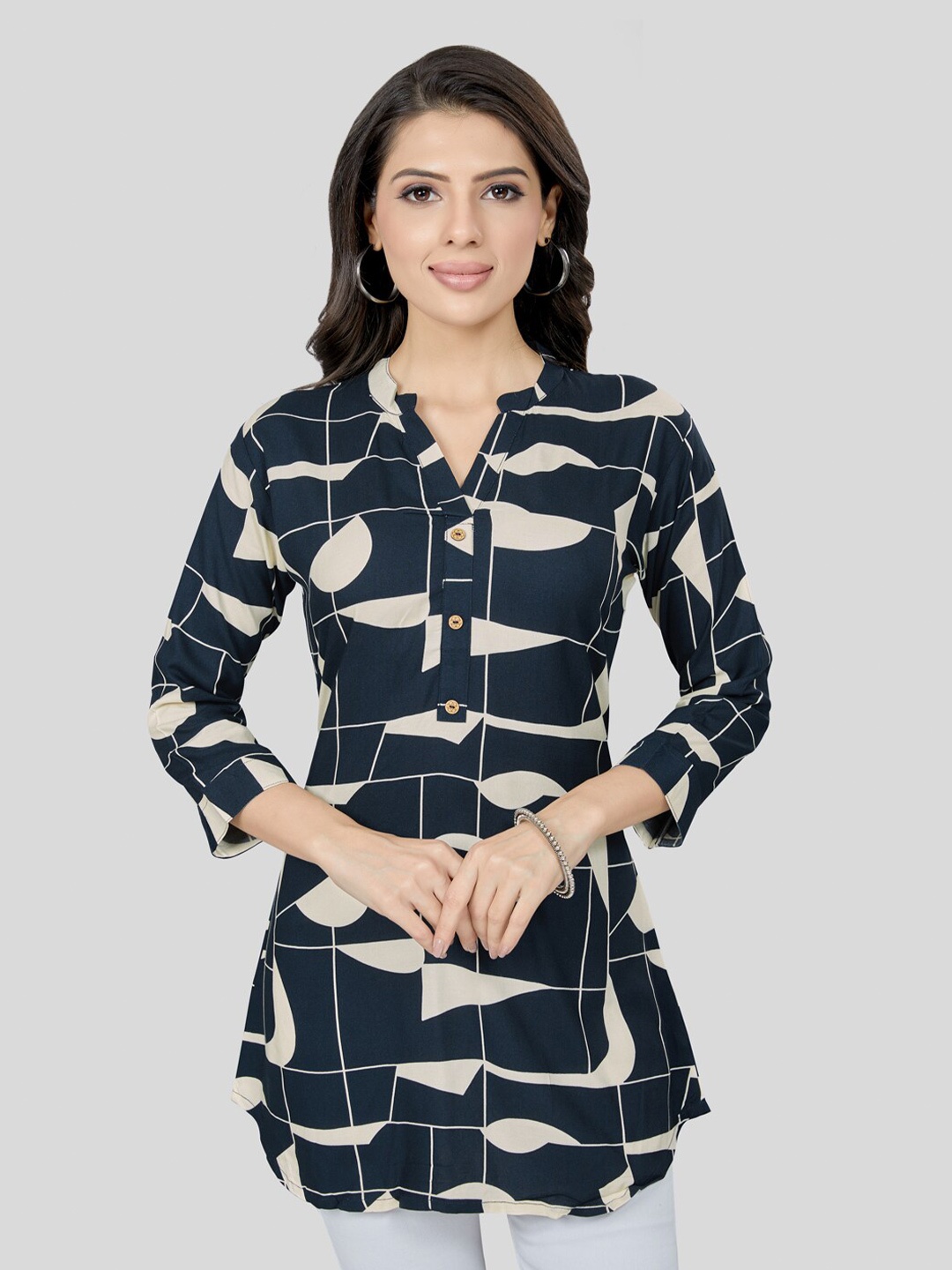 

Saree Swarg Abstract Printed Mandarin Collar Straight Kurti, Navy blue