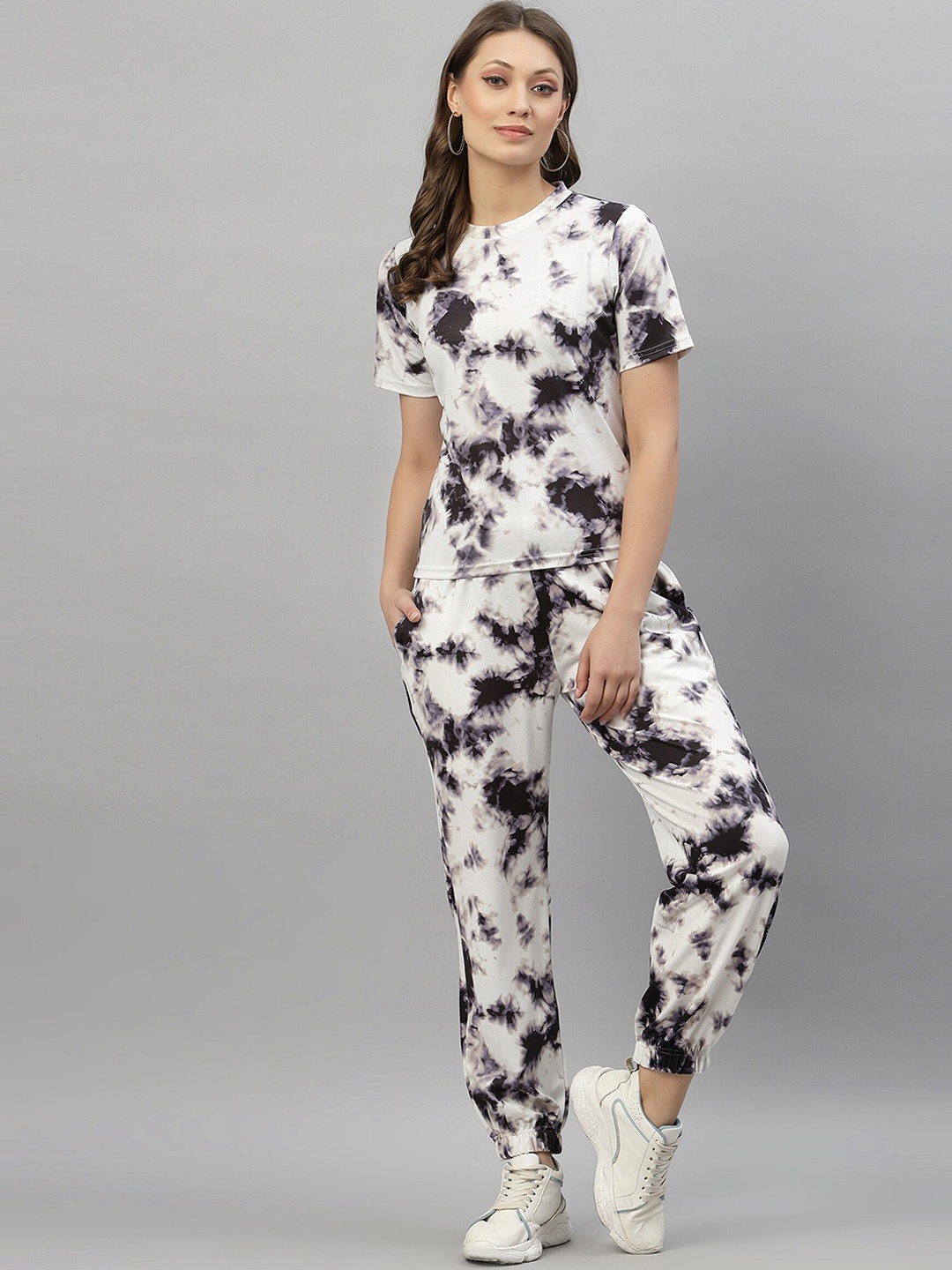 

N N ENTERPRISE Tie & Dyed T-Shirt With Joggers, Black