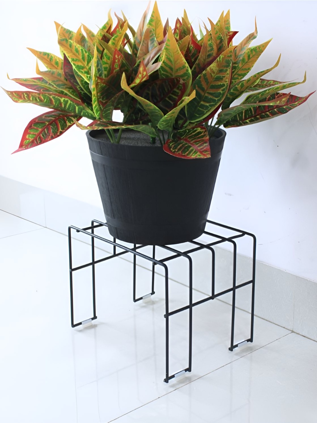 

Meshable Black High Strength Metallic Planter with Stand